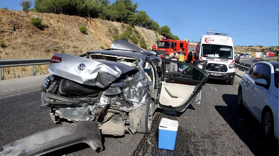 Manisa'da zincirleme kaza: 4 yaral