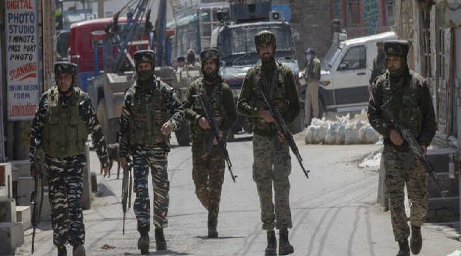 Maocu isyanc�larla Hint askerleri �at��t�