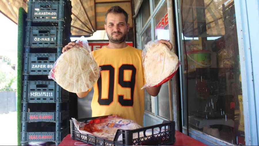 Marketten kasa kasa ekmek çalındı