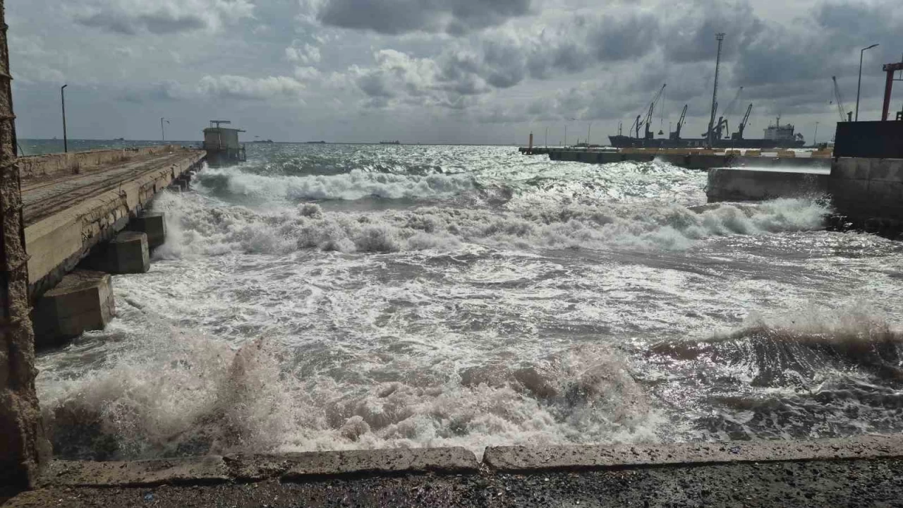 Marmara Denizi'nde iddetli frtna