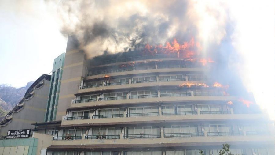 Marmaris Uygulama Oteli alevlere teslim oldu