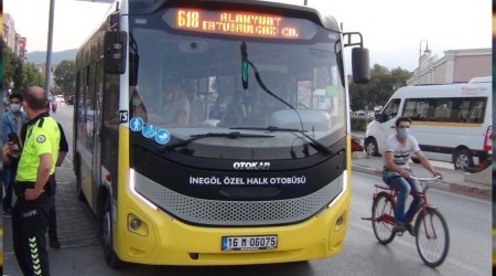 Maske takmayan yolcuya öyle bir şey yaptı ki...