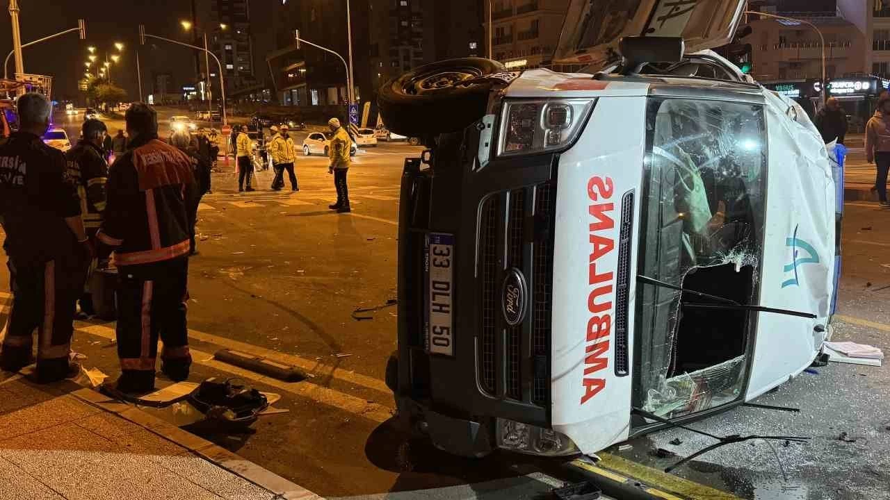 Mersin'de ambulans ile otomobil arpt: 1'i ar 7 yaral