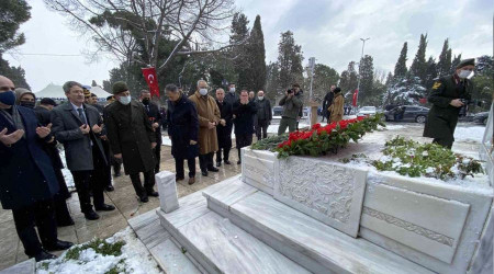 Milli Şair Mehmet Akif Ersoy kabri başında anıldı