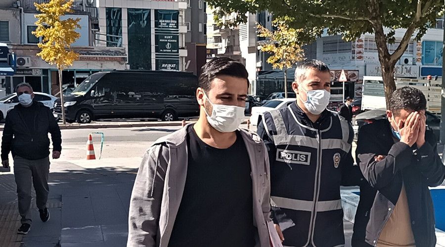 Milyonluk vurgun yaptılar, eğlence mekanında yakayı ele verdiler
