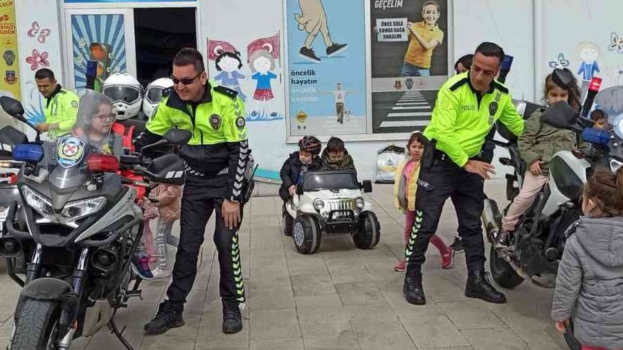 Miniklere eğlenceli trafik eğitimi