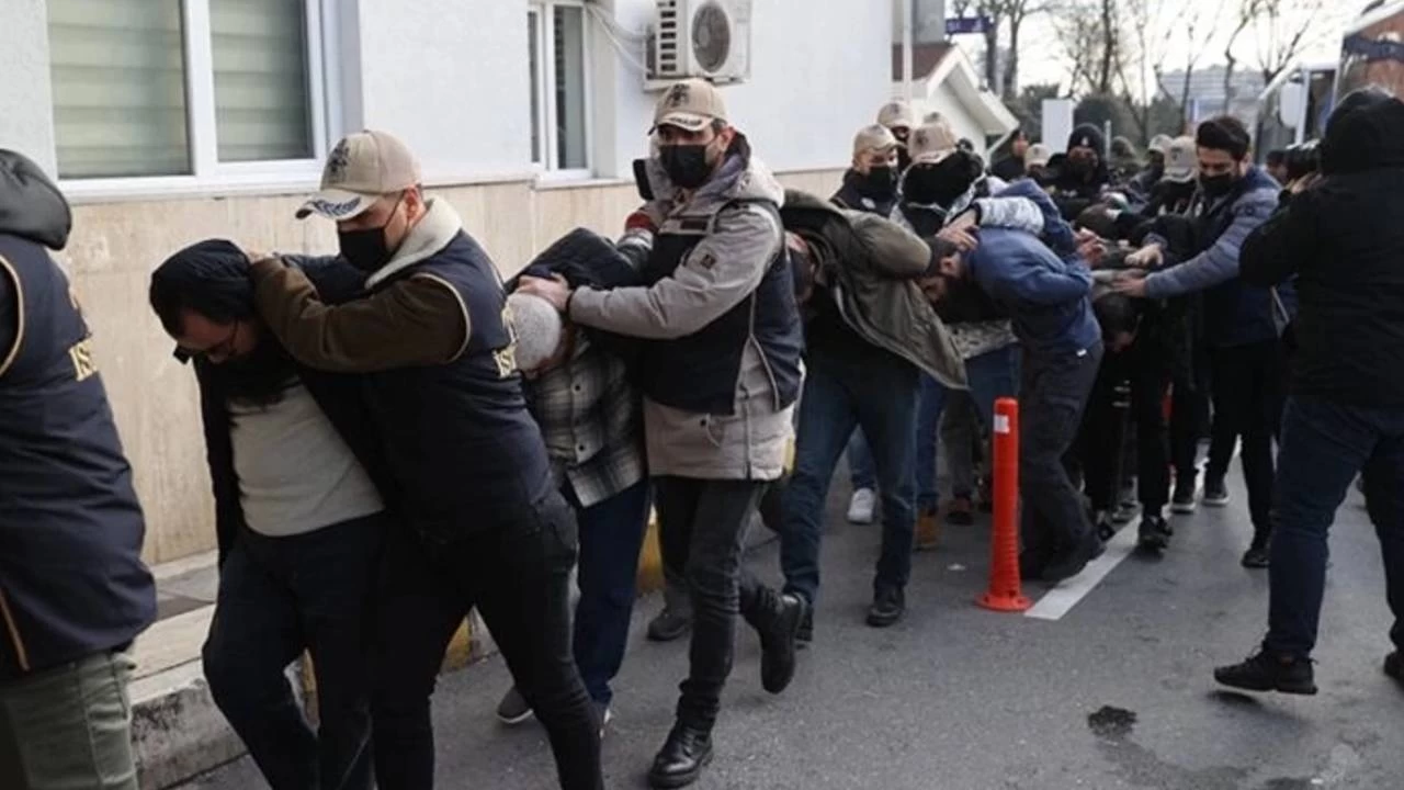 MİT'ten DEAŞ'a operasyon: Santa Maria Kilisesi saldırısıyla bağlantılı 17 şüpheli yakalandı