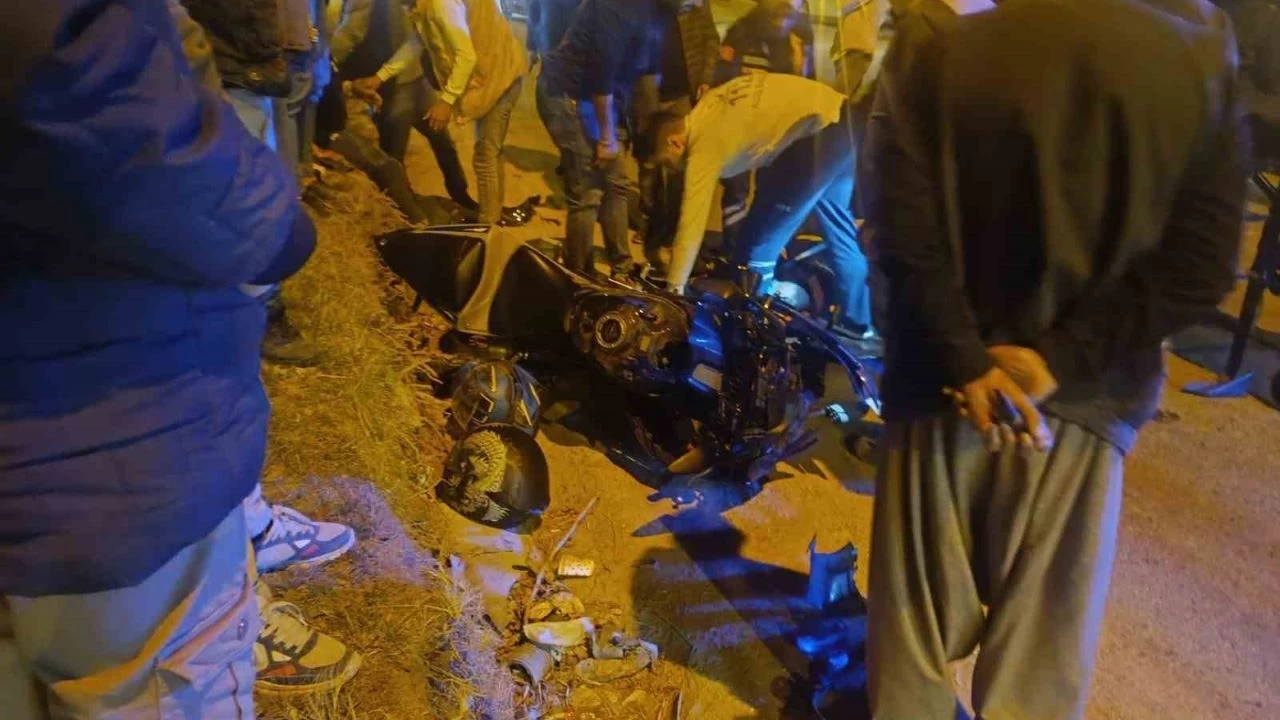 Motosiklet ile hafif ticari ara� �arp��t�: 1 �l�