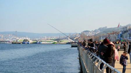Mudanya sahili doldu taştı