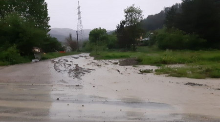 Mudurnu'da sağanak hayatı olumsuz etkiledi