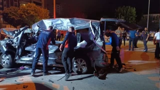 Mu'ta trafik kazas: 2 l, 3 yaral