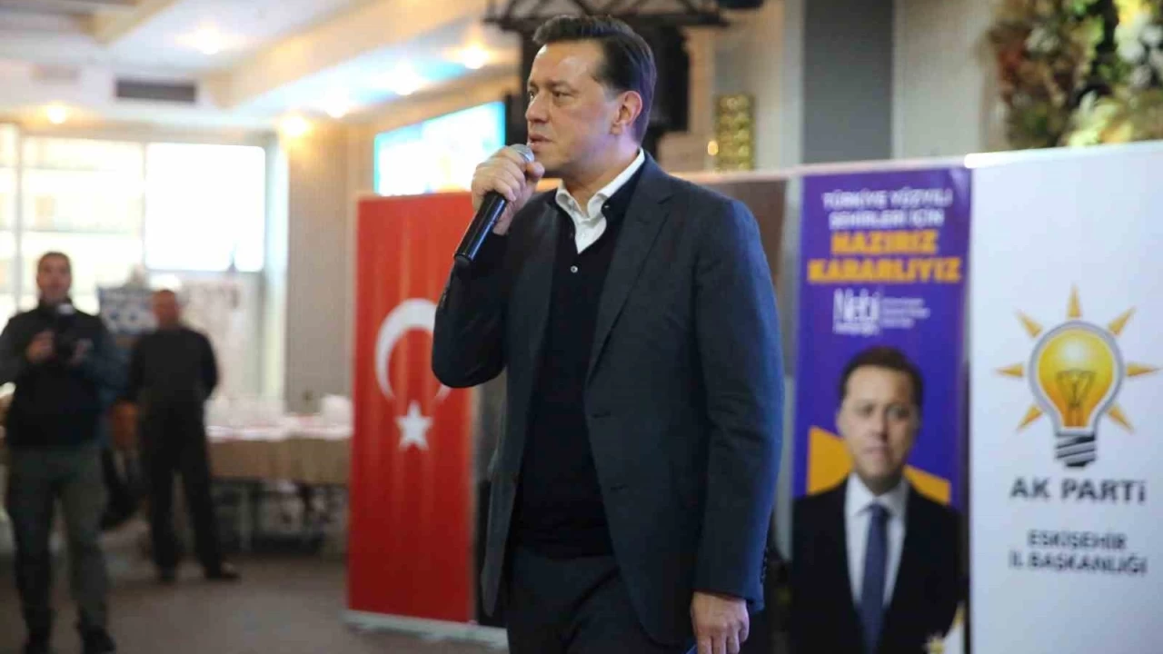 Nebi Hatipolu'ndan kendisini eletiren zgr zel'e cevap