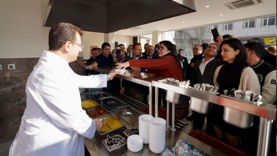 Öğle yemeğini Ümraniye Kent Lokantası’nda yedi