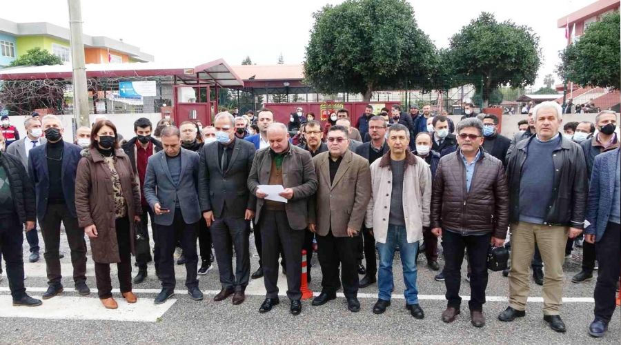 Okul müdürüne çirkin saldırı