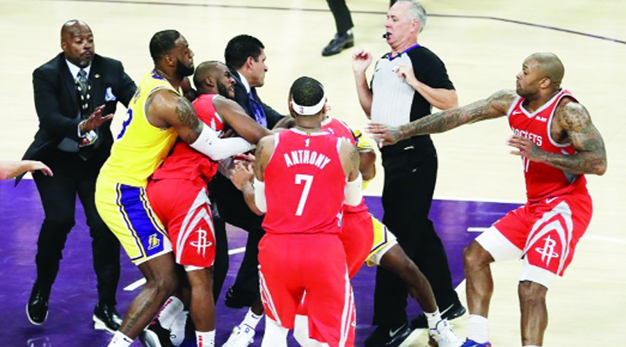 Olayl� ma��n galibi Rockets