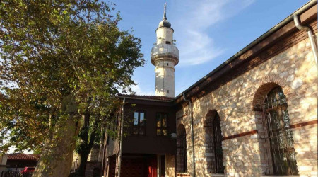 Orhan Camii 690 yıldır ayakta