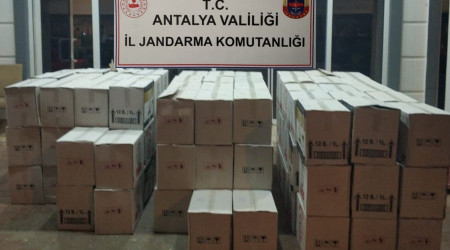 Otel deposunda bin 498 litre kaçak içki ele geçirildi