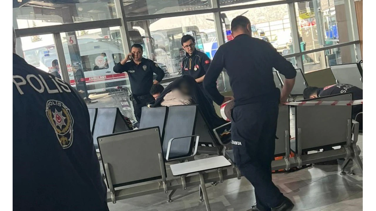 Otogarda yaşayan avukat oturduğu yerde hayatını kaybetti
