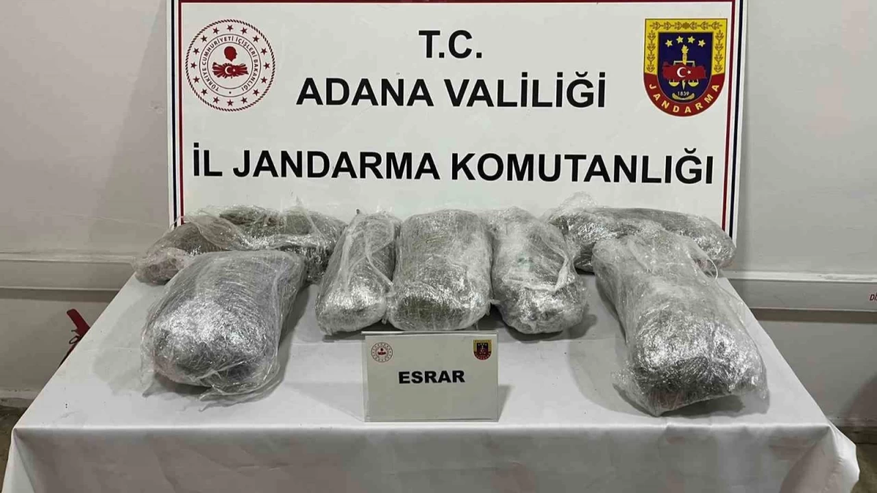 Otomobilde 6 kilogram uyuşturucu ele geçirildi