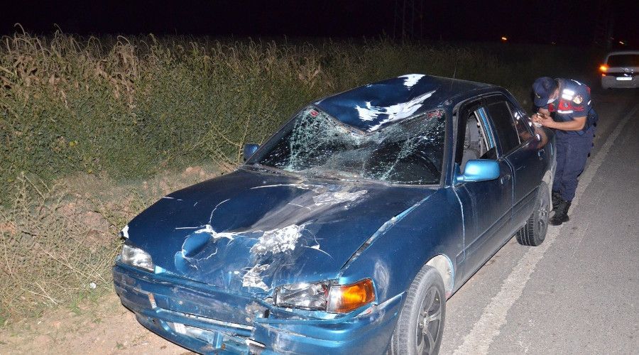 Otomobilin çarptığı bisikletli yaşamını yitirdi