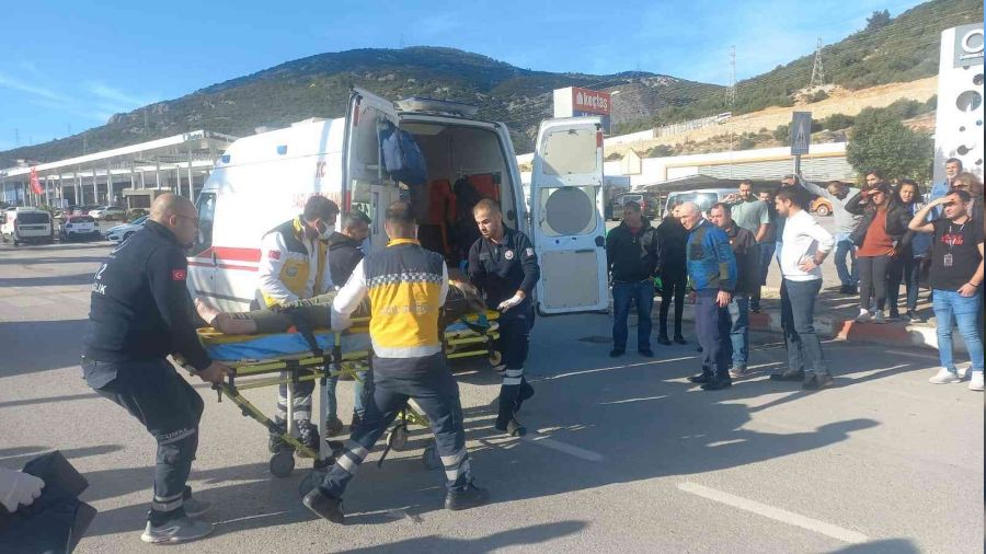 Otomobilin çarptığı kadın yaşamını yitirdi