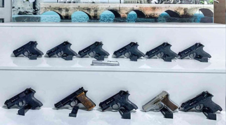 Otomobilinden 11 silah çıkan şahıs 'buldum' dedi