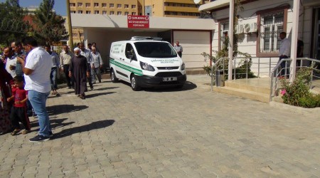 Otomobille motosiklet çarpıştı: 1 ölü, 3 yaralı