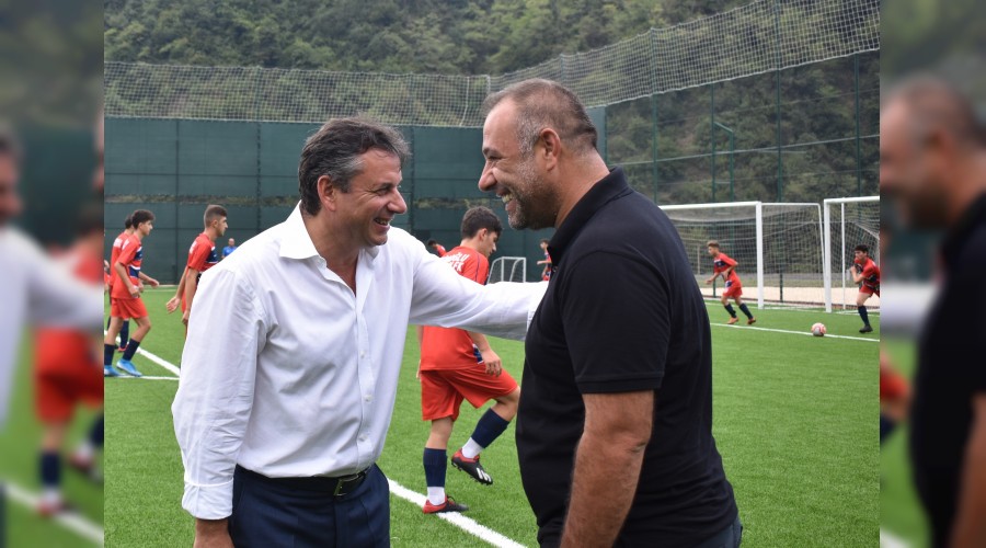 Oyuncu yeti�tirme odakl� bir kul�b�z