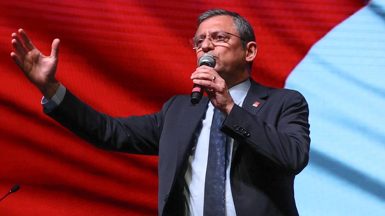 Özgür Özel: Biz ittifaktan ayrılanlara 'canınız sağ olsun' dedik, Erdoğan hocasının oğlunu 'ip cambazı' ilan etti