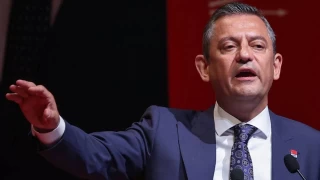 Özgür Özel, CHP'li başkanlara seslendi: Ayağa kalkın ve bu ülkeyi kurtarın