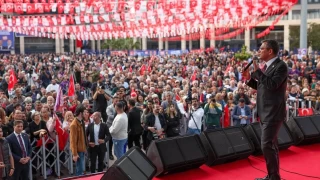 zgr zel'in aday tantm toplantsnda gazeteciler ve polis arasnda gerginlik
