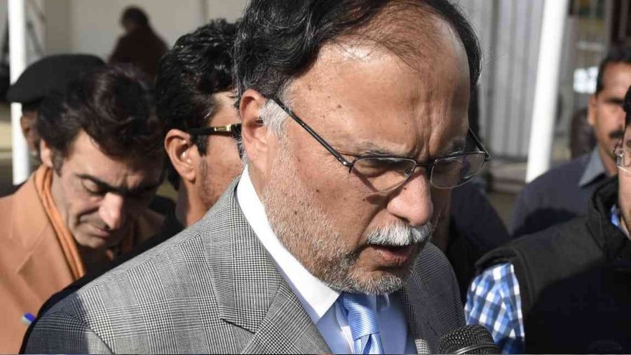 Pakistanl bakandan kskandracak aklama; 'Az ay iin'