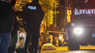 Park ettiği otomobilin altında kalan sürücü öldü
