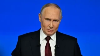 Putin, Rusya Deniz Kuvvetleri'ne Rus gemilerine el koyma giri�imlerine kar��l�k vermeyi emrederek, "Bu y�ndeki �al��malar�n etkin olaca��n� umuyorum" dedi
