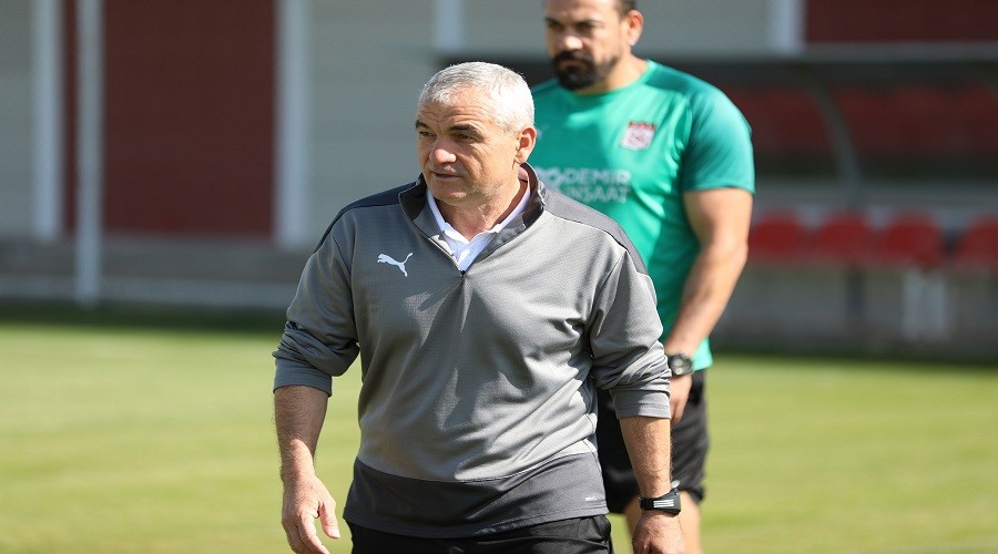  Rza almbay'n "Villarreal manda takmna gveni tam"