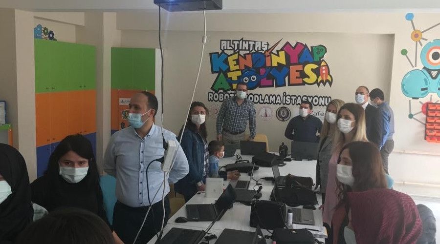 Robotik kodlama ve oyuncak tasar�m �retim at�lyesi