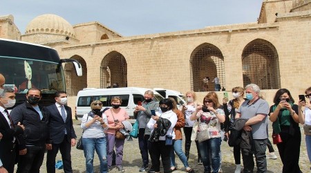 Rus turistler Mardin'i de kefettiler