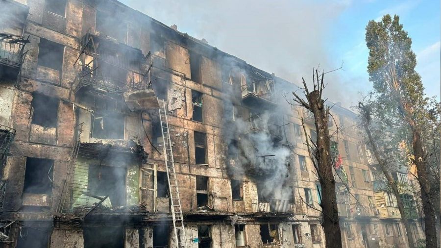 Rusya, Zelenskiy'nin memleketini vurdu: 3 �l�, 25 yaral�