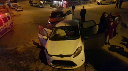 Safranbolu'da 2 otomobil çarpıştı