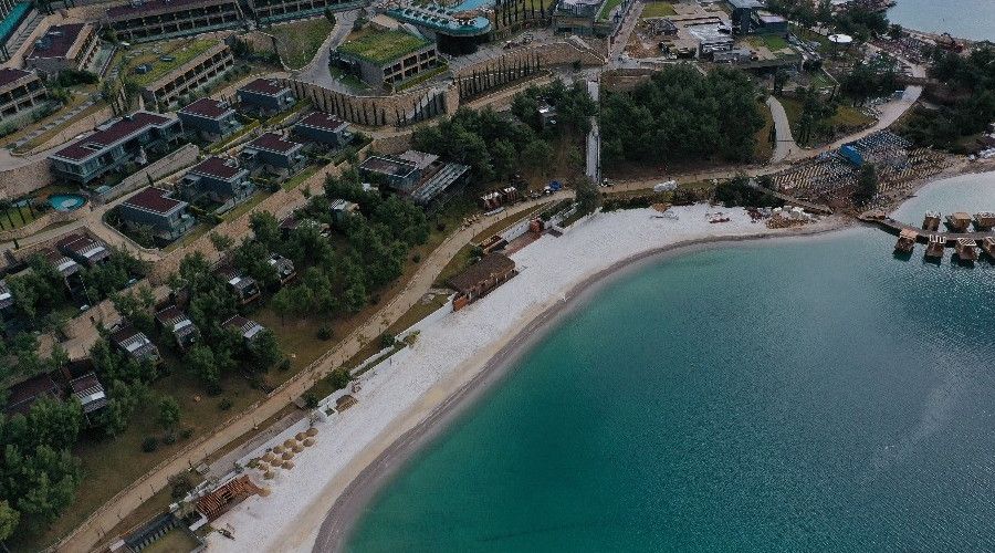 Sahile serilen beyaz kumdaki korkunç gerçek ortaya çıktı