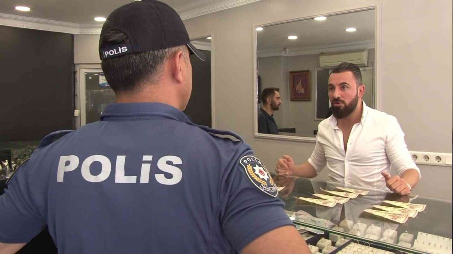 Sahte dolar satışına suçüstü