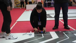Samsun'da renciler tasarladklar robotlarla yart