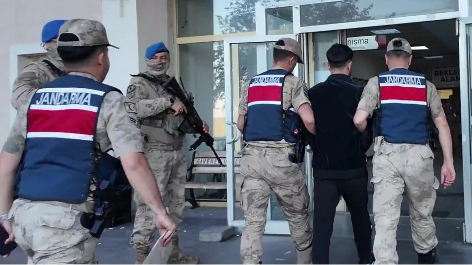 �anl�urfa ve Bursa'da narkotik operasyonlar�: 135 g�zalt�