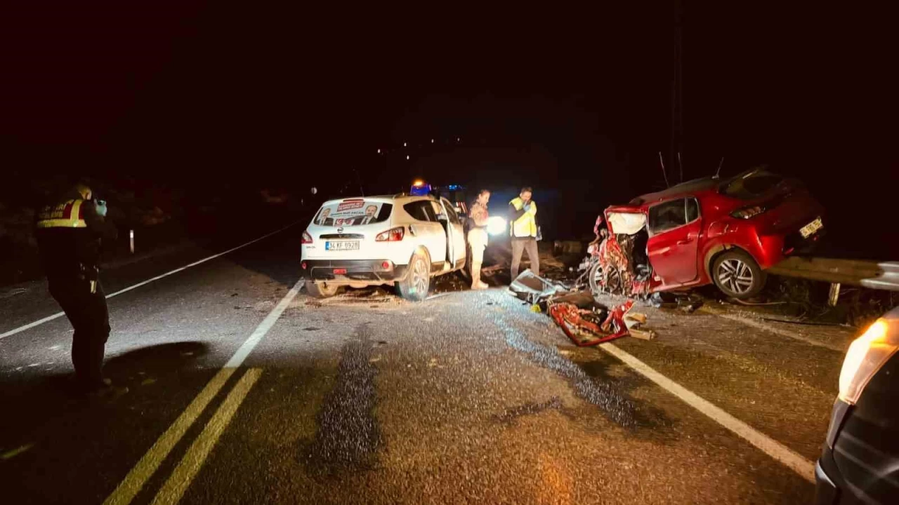Şanlıurfa'da iki otomobil çarpıştı: 1 ölü, 2 yaralı