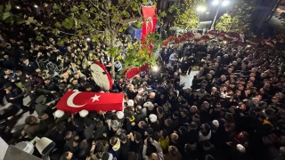 Şehit Piyade Sözleşmeli Er Budak Manisa'da son yolculuğuna uğurlandı, cenazede Özgür Özel protesto edildi