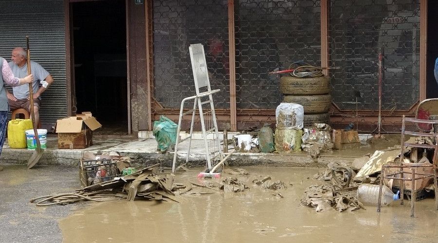 Selin izleri sular �ekilince ortaya ��kt�