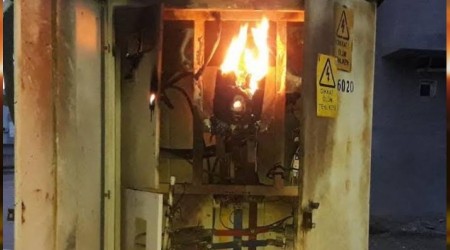 Siirt'te elektrik trafosu bomba gibi patladı
