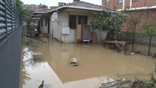 �ile'de evleri su bast�: 3 karde� evde mahsur kald�