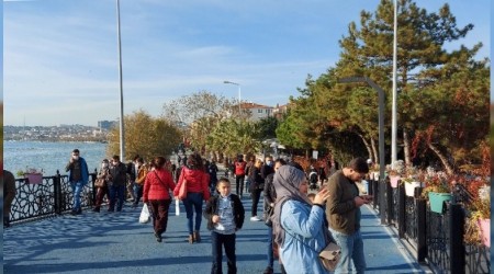 Silivri'de sosyal mesafe hiçe sayıldı