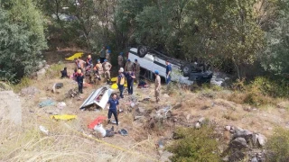 Sivas'ta minibüs şarampole uçtu